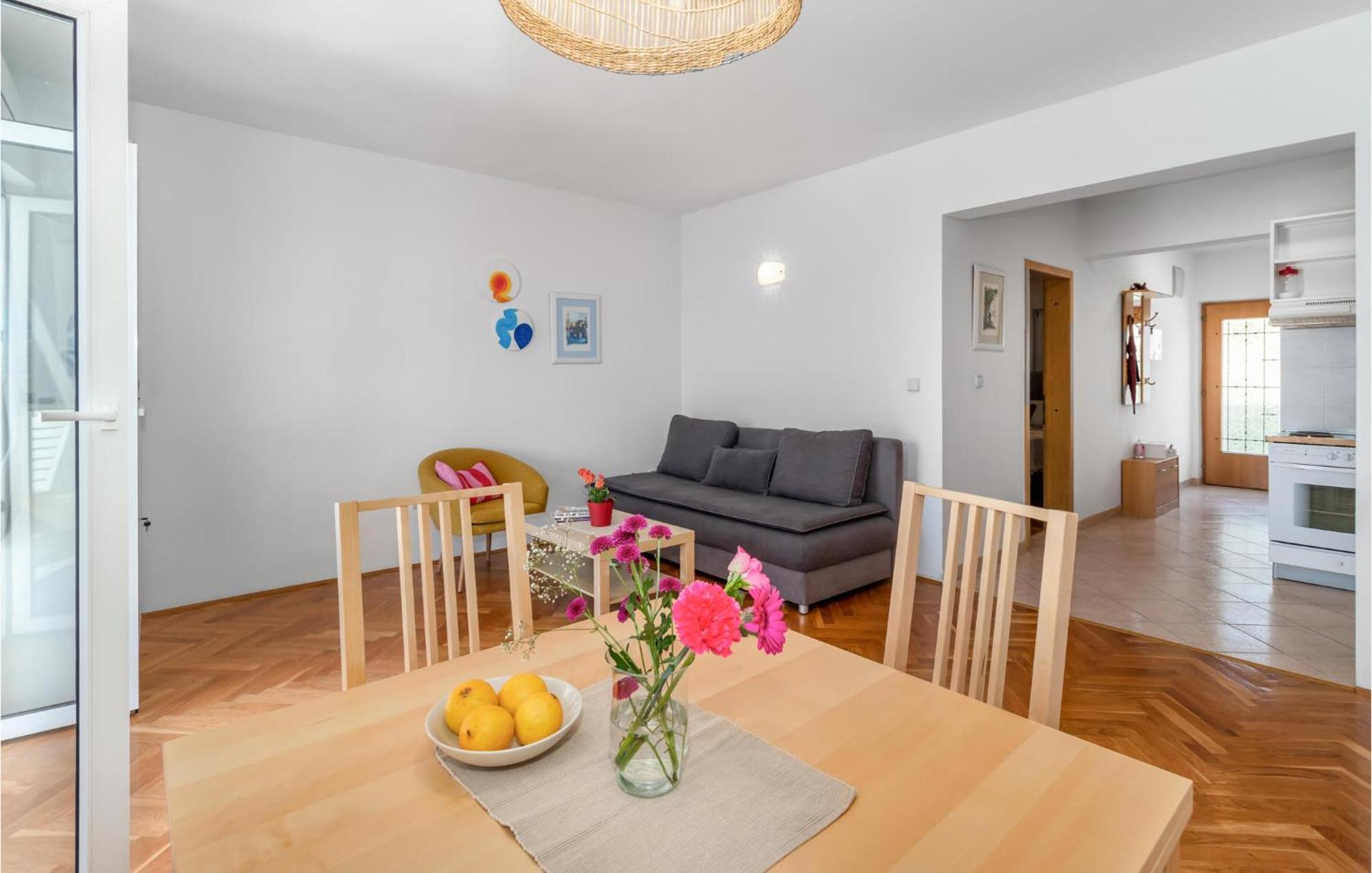 Lovely Apartment In Novi Vinodolski With Wifi Ngoại thất bức ảnh