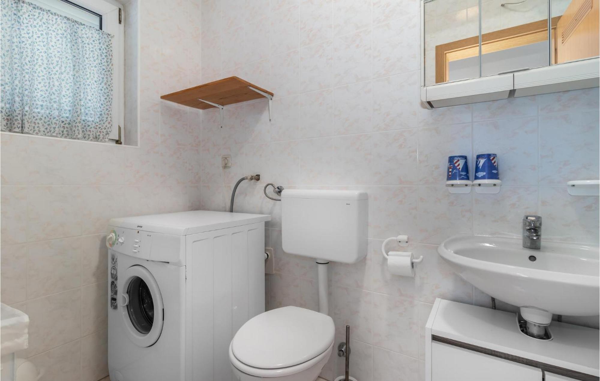Lovely Apartment In Novi Vinodolski With Wifi Ngoại thất bức ảnh