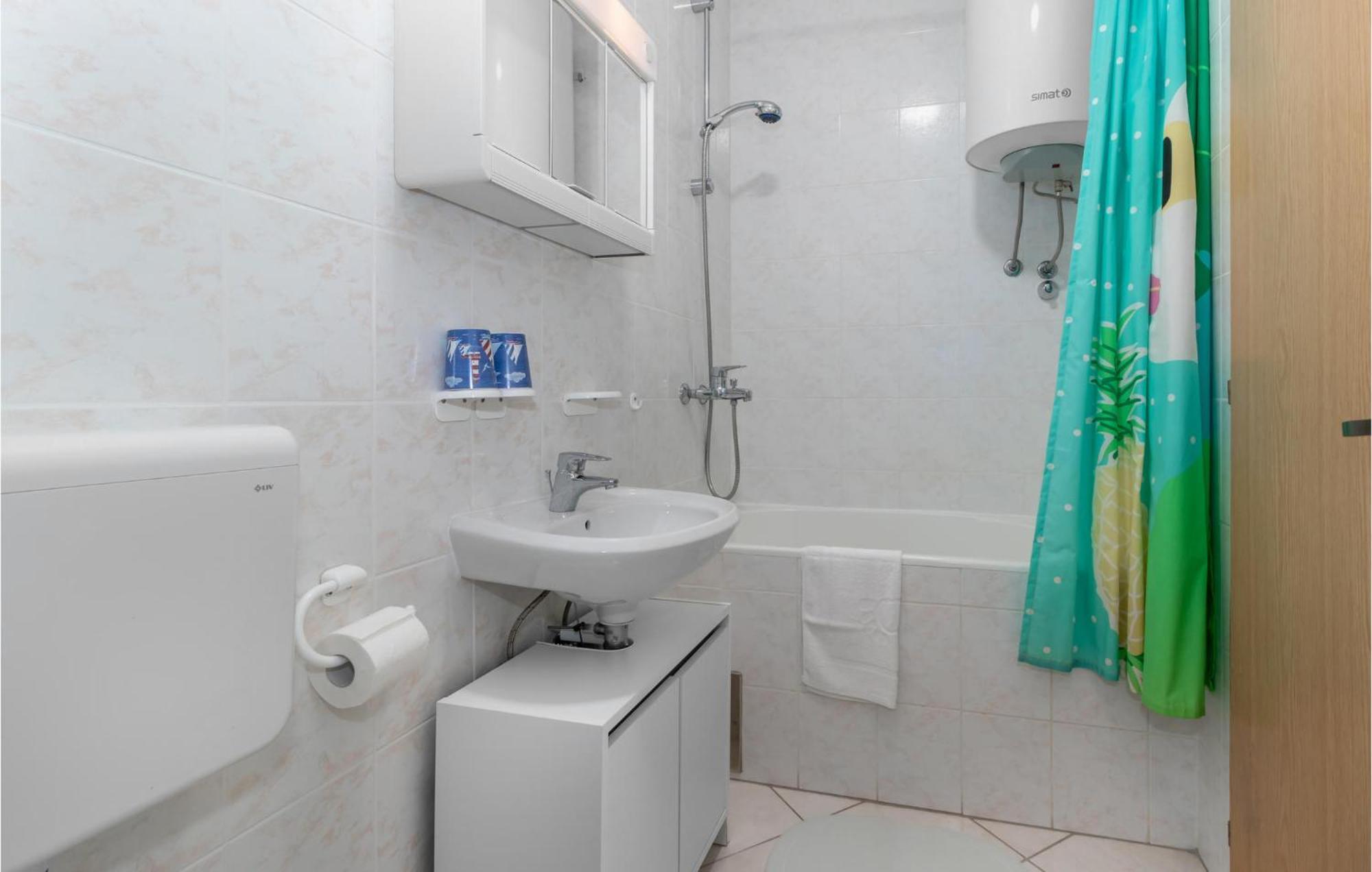 Lovely Apartment In Novi Vinodolski With Wifi Ngoại thất bức ảnh